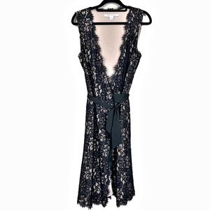 DIANE VON FURSTENBERG MINI LACE WRAP DRESS SIZE 6 IN BLACK AND NUDE